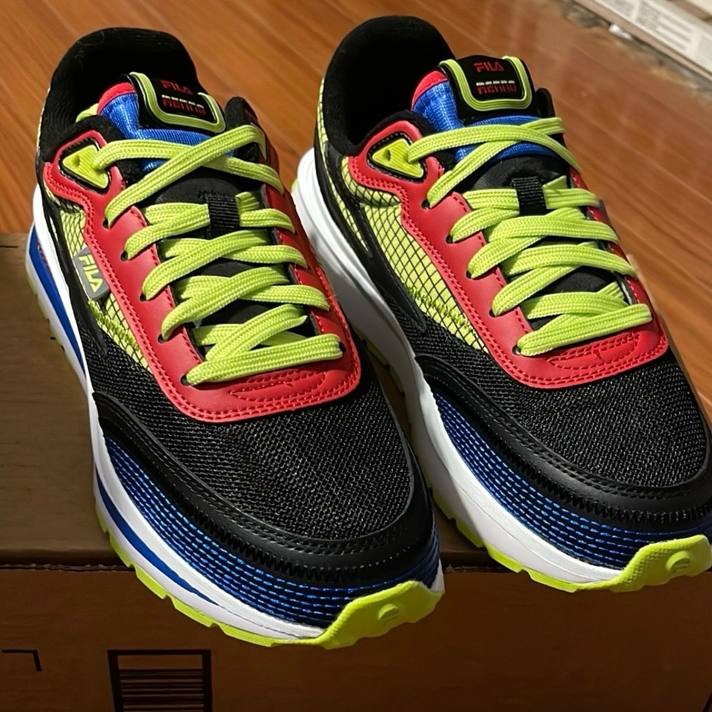 Fila Renno Black/Prince Blue/Fila Red ~ Size 8.5
